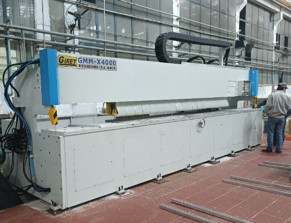 Which industries is the CNC milling edge machine suitable for processing in?